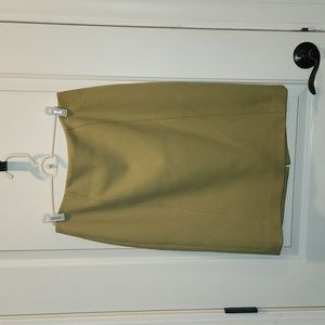 Gorgeous Green Halogen skirt - size 4